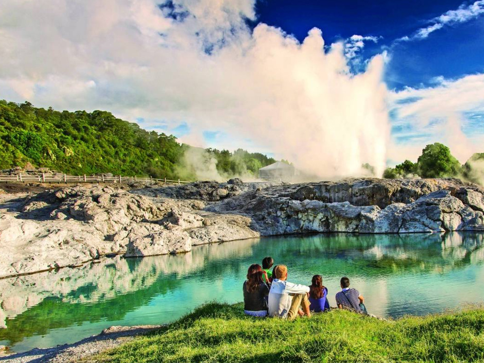 NZ - Rotorua Tour - Ferna Holidays